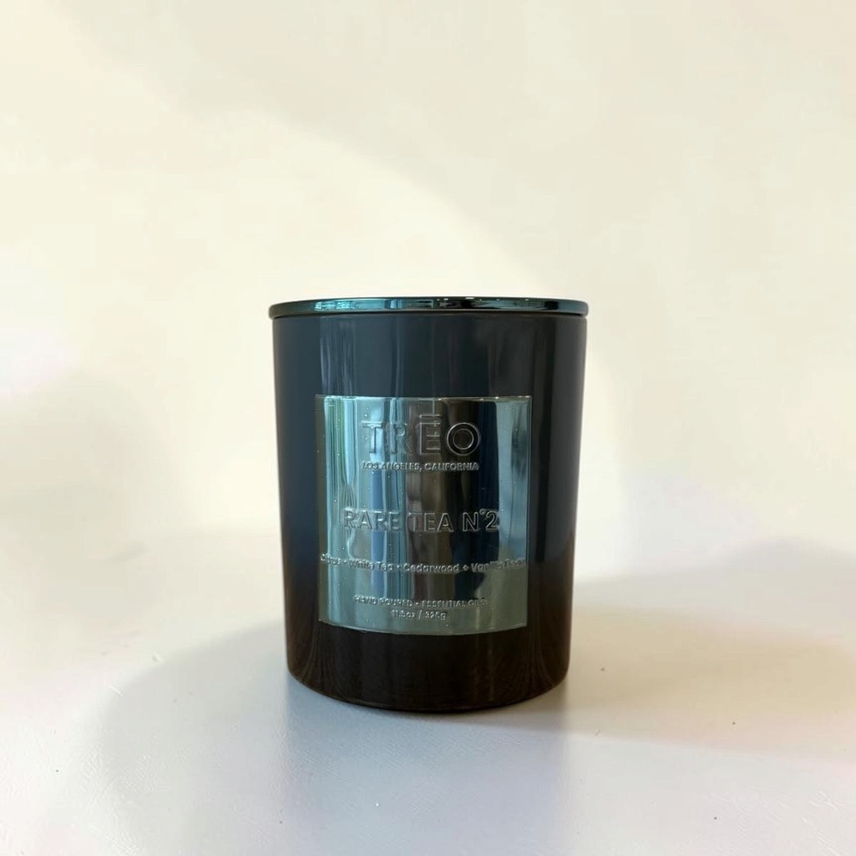 TRĒO Rare Tea Nº2 scented candle, 11.5 oz, studio photo